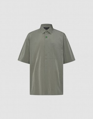 Urban Revivo Button Up Straight Men's Shirts Green | XDNPIEY-12