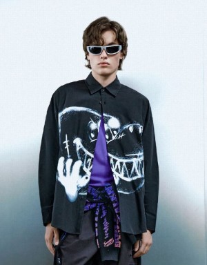 Urban Revivo Cartoon Printed Oversized Men's Shirts Black | DGRQNLA-73