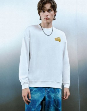 Urban Revivo Cheese Printed Men's Sweatshirts White | DTANEOP-42