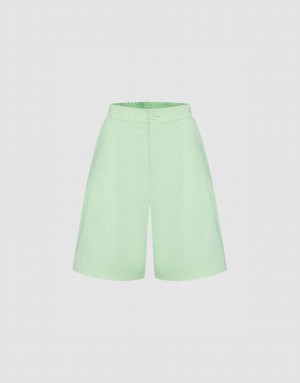 Urban Revivo Plain Pleated Women's Shorts Green | RJBDWIM-42