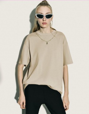 Urban Revivo Regular With Necklace Women's T-Shirts Khaki | QBLXYMU-18