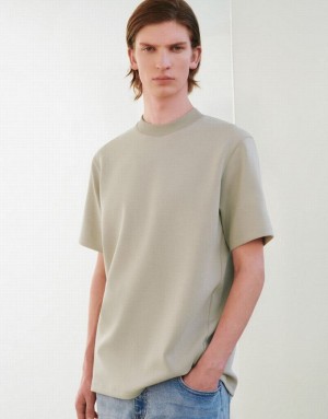 Urban Revivo Standard Sleeve Crew Neck Men's T-Shirts Khaki | NOPLTWU-84