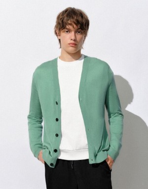 Urban Revivo Straight Knitted Men's Cardigan Green | FYMVZCQ-27