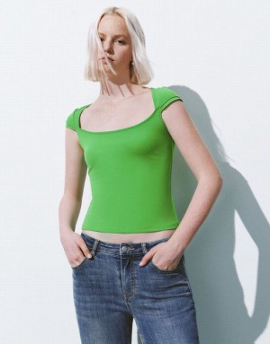 Urban Revivo U Neck Knitted Skinny Women's T-Shirts Green | LVZFUAJ-09