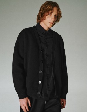 Urban Revivo V-Neck Knitted Men's Cardigan Black | ATOXYNG-51