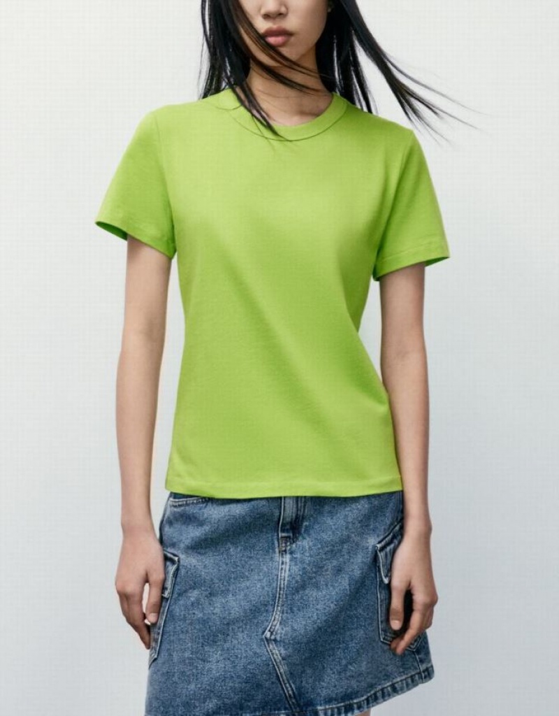 Urban Revivo Basic Crew Neck Women's T-Shirts Light Green | HEBYZCU-70