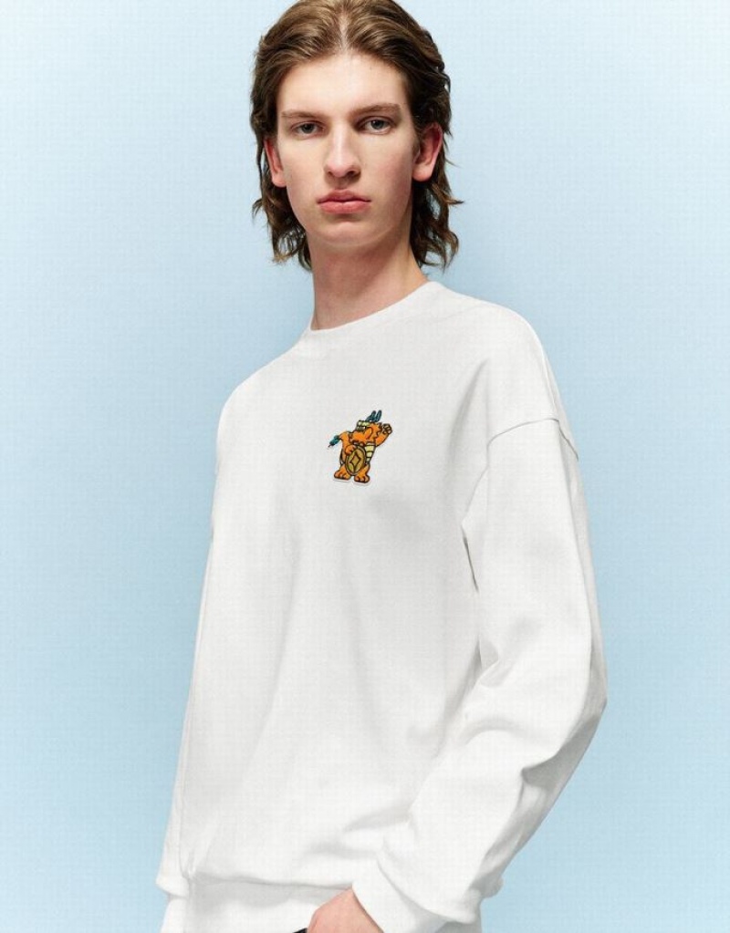 Urban Revivo Cartoon Embossed Crew Neck Men's Sweatshirts White | YIXKPUL-09