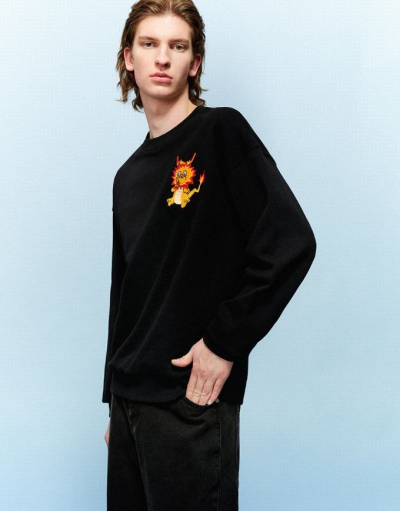 Urban Revivo Dragon Embossed Crew Neck Men's Sweatshirts Black | DCMUJSW-63