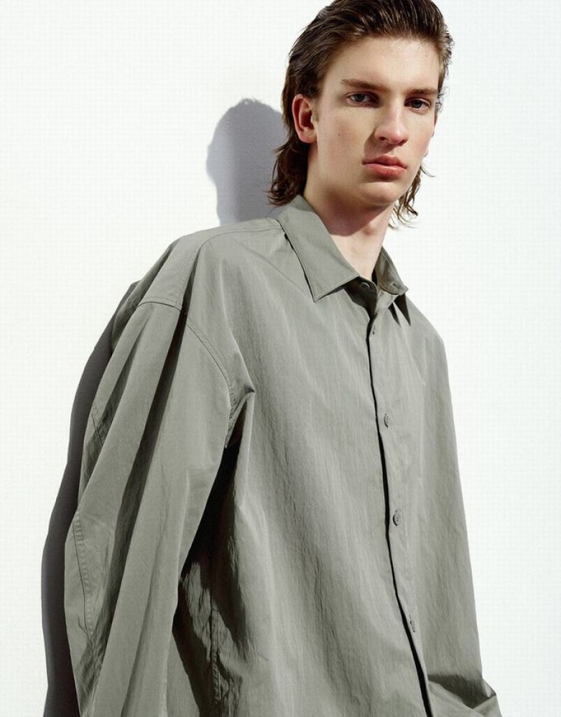 Urban Revivo Drop Shoulder Sleeve Oversized Men's Shirts Green | VGYDOZT-61