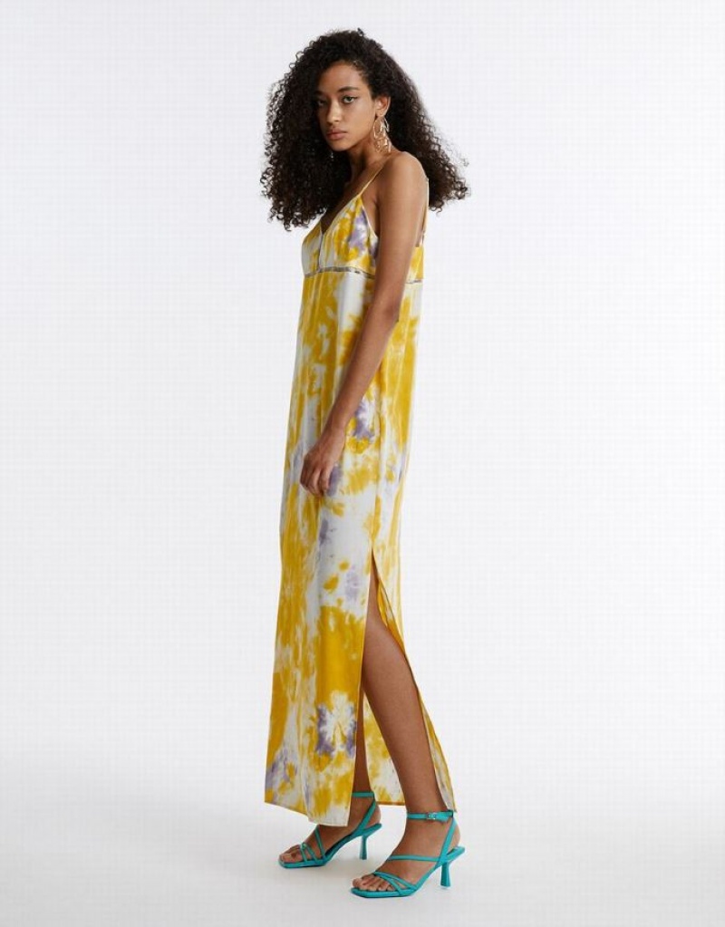 Urban Revivo Flowy Floral Women's Casual Dress Yellow | MRKYAGO-34