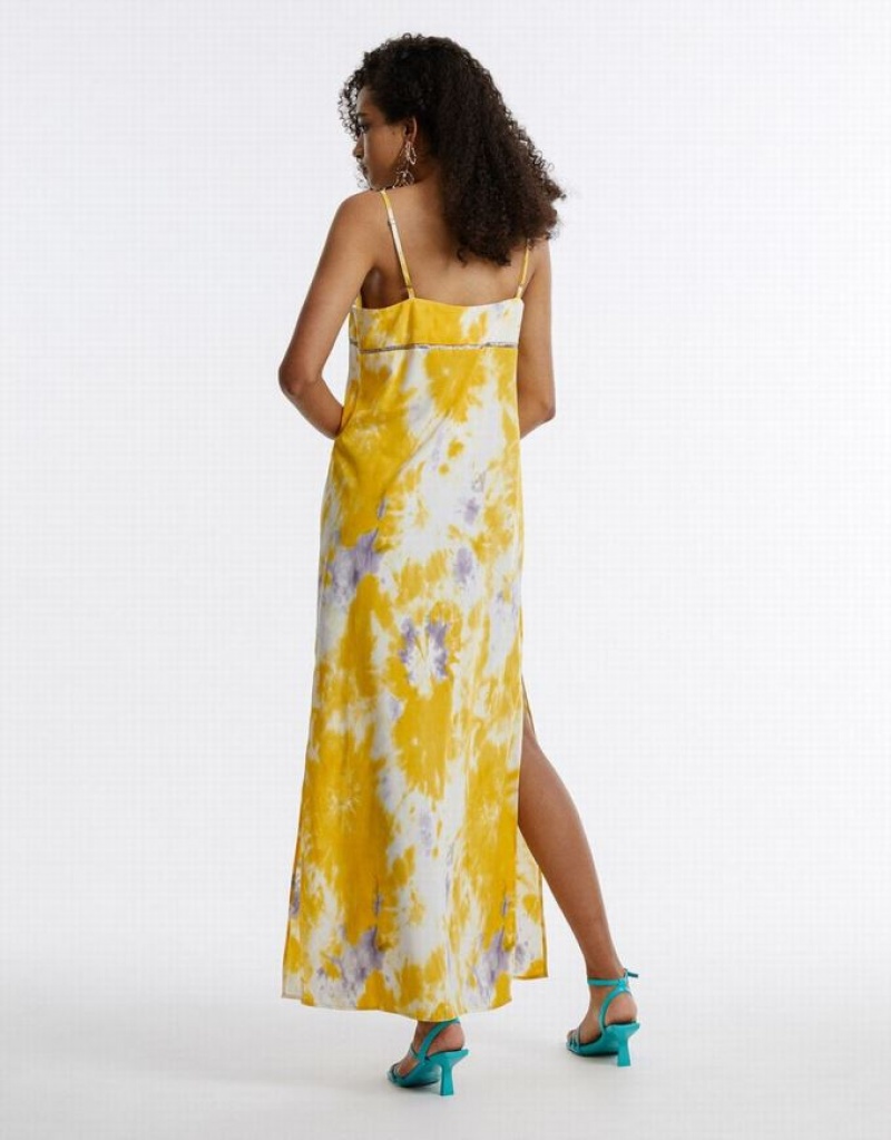 Urban Revivo Flowy Floral Women's Casual Dress Yellow | MRKYAGO-34