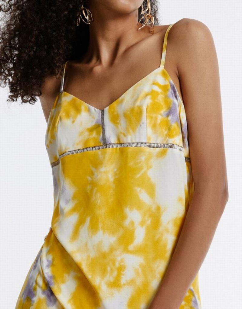 Urban Revivo Flowy Floral Women's Casual Dress Yellow | MRKYAGO-34