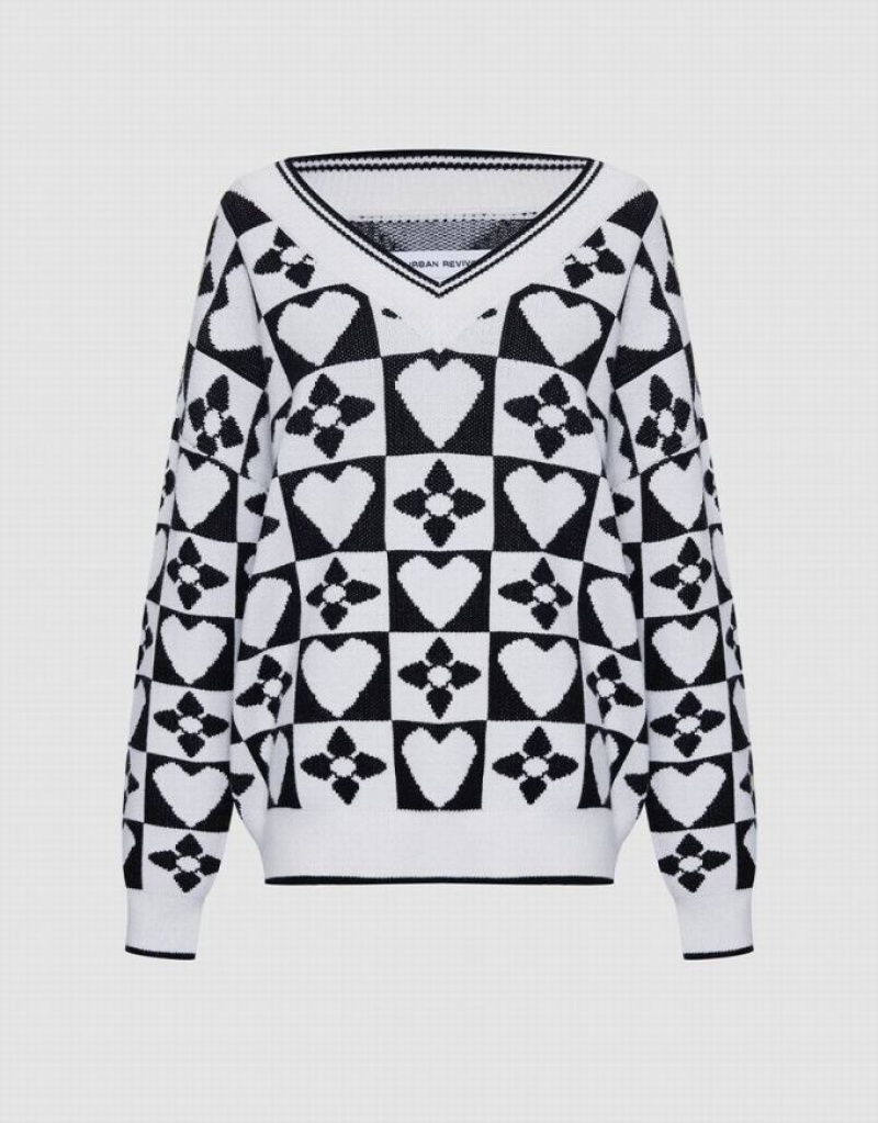 Urban Revivo Heart & Checkered Pattern Women\'s Sweaters White / Black | VZWOMYX-56