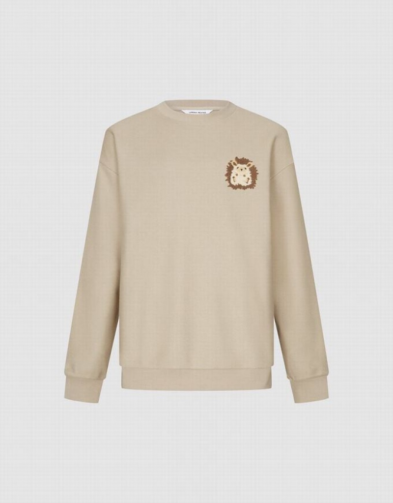 Urban Revivo Hedgehog Embroidered Crew Neck Men's Sweatshirts Khaki | EIDFWHX-41