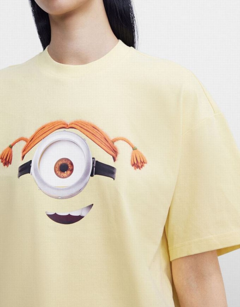 Urban Revivo Minions Women's T-Shirts Yellow | YMVRWOE-53