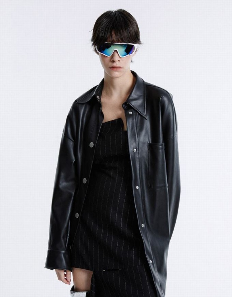 Urban Revivo Patch Pocket Faux Leather Women's Shirts Black | PNSIGMZ-67