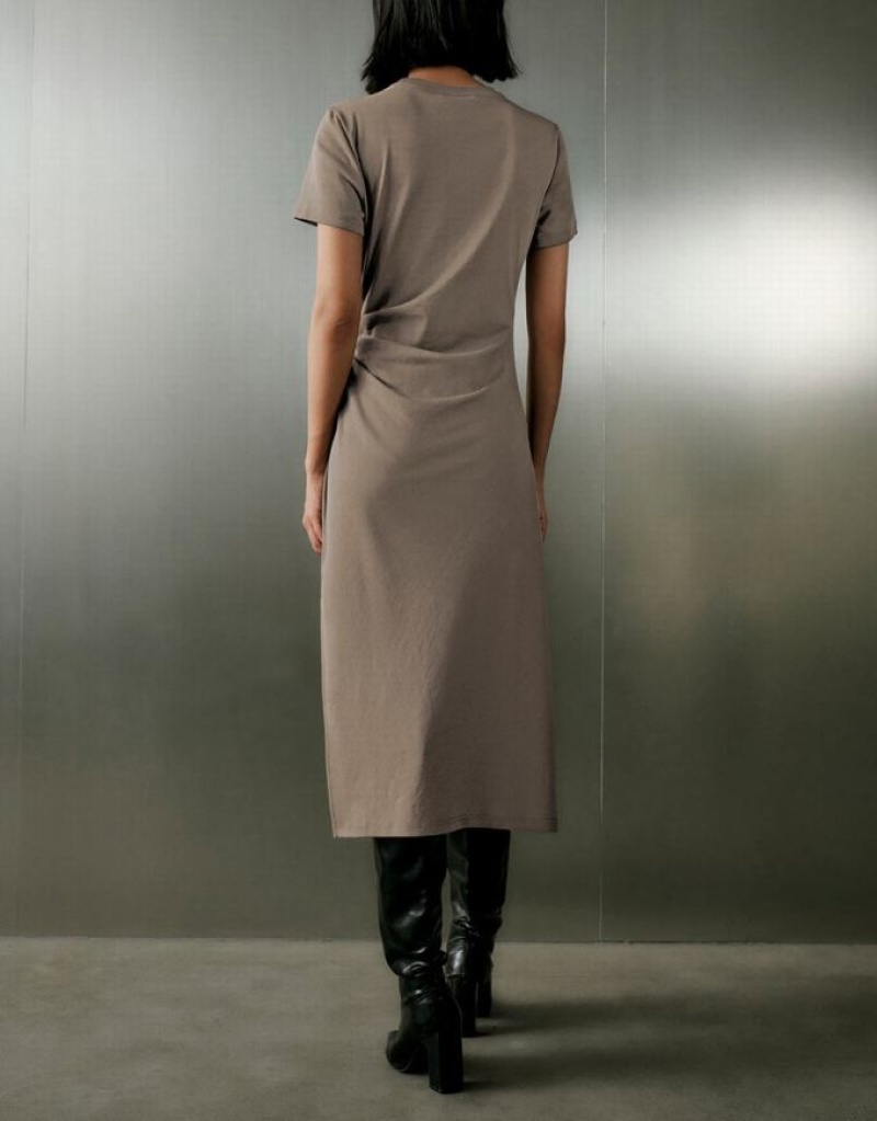 Urban Revivo Ruched Crew Neck Straight Women's Dress Brown | TNKEFDV-32