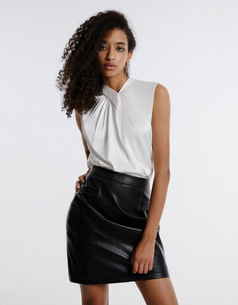 Urban Revivo Slit Hem Faux Leather Women's Skirts Black | NHPEIRD-18