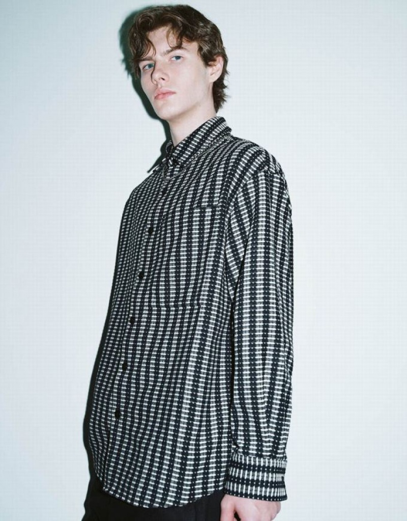 Urban Revivo Striped Button Up Oversized Men's Shirts Black | DKMQFIN-20