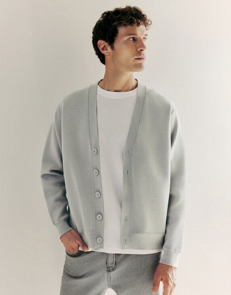 Urban Revivo V-Neck Knitted Men\'s Cardigan Light Grey | VGFUSNM-14