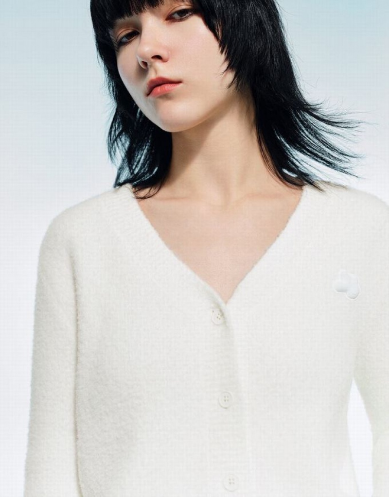 Urban Revivo V-Neck Knitted Women's Cardigan White | PAYVURM-03