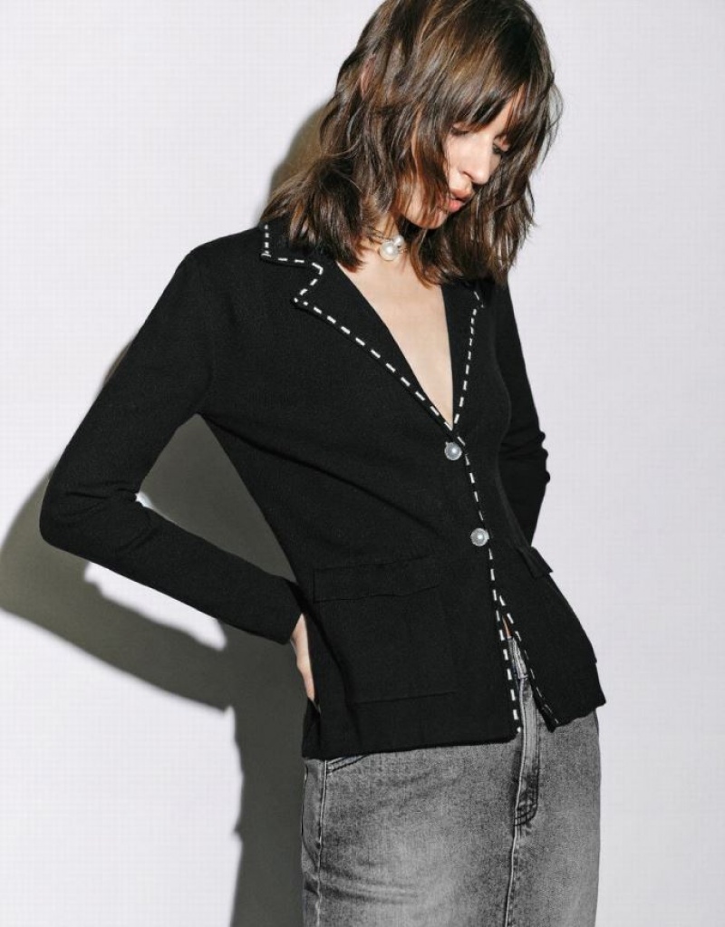 Urban Revivo V-Neck Knitted Women's Cardigan Black | NTOAHWD-13