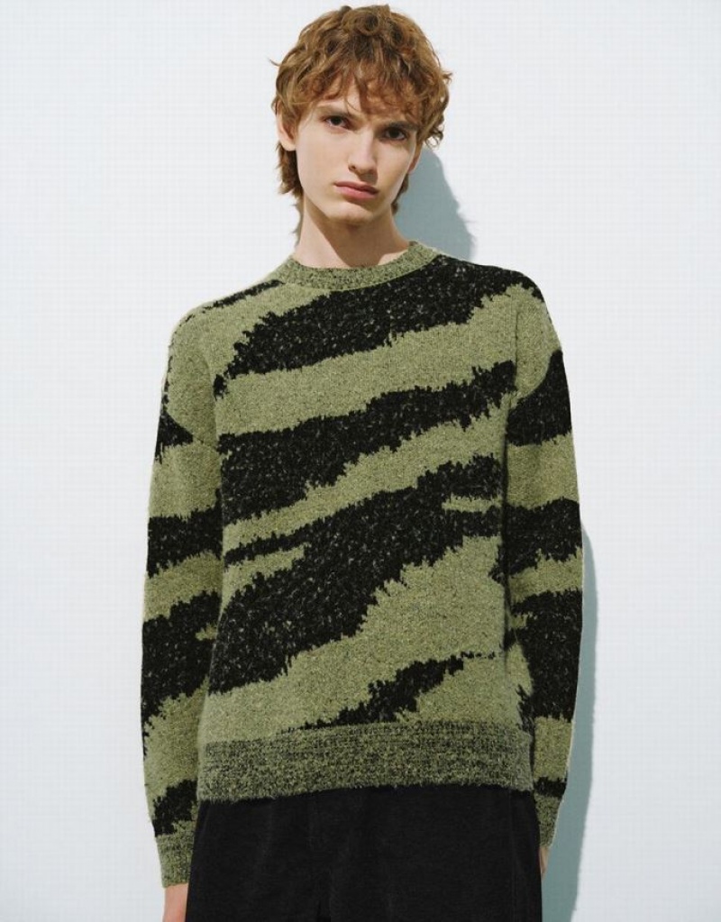 Urban Revivo Zebra Printed Crew Neck Knitted Men\'s Cardigan Green | ZSLMPDV-47